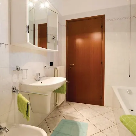 Daire One-bedroom In Germignaga