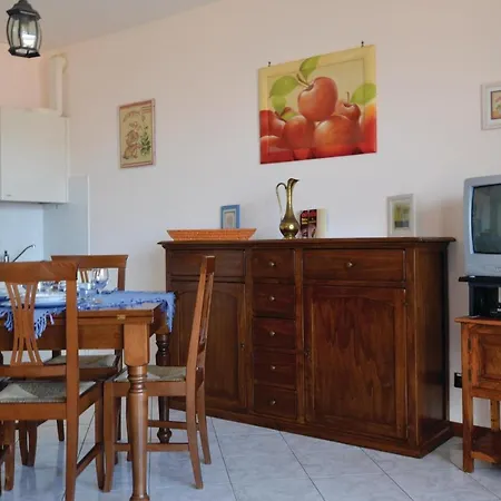 Daire One-bedroom In Germignaga